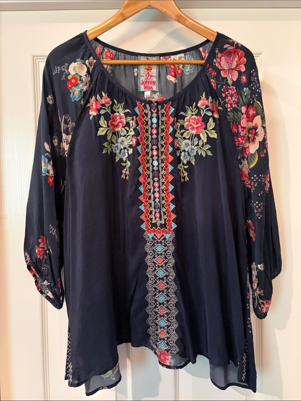 NWT Johnny Was Navy Sheera Blouse Large L Floral Top Flowy Boho Designer NEW